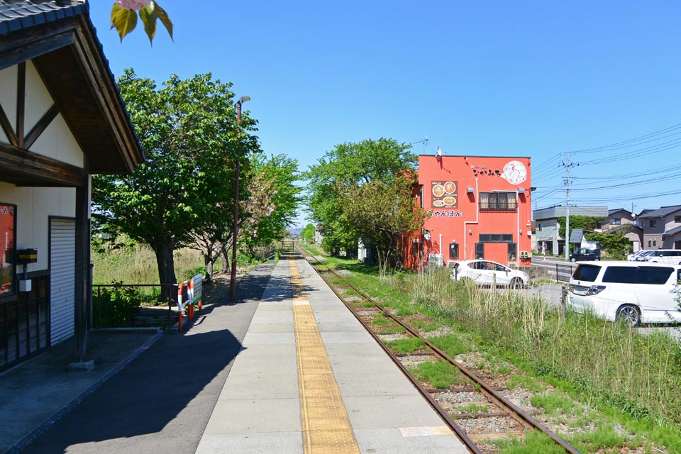 由利高原鉄道薬師堂駅ホーム(由利高原鉄道鳥海山ろく線)