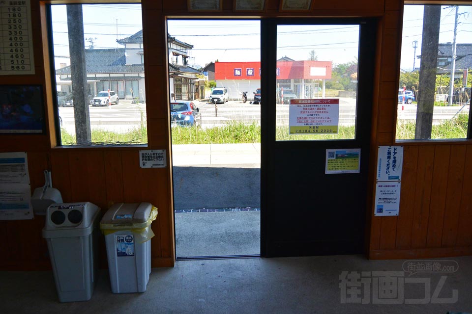 由利高原鉄道薬師堂駅改札口