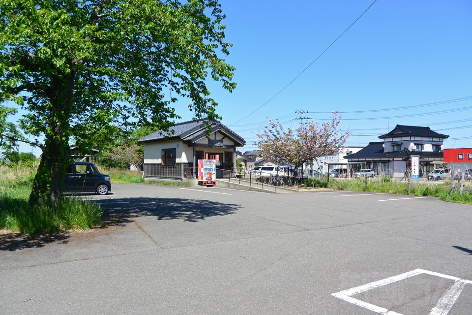 由利高原鉄道薬師堂駅前