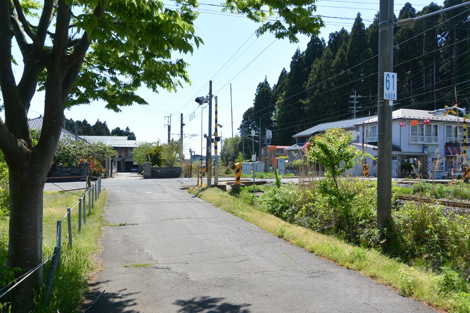 由利高原鉄道薬師堂駅前
