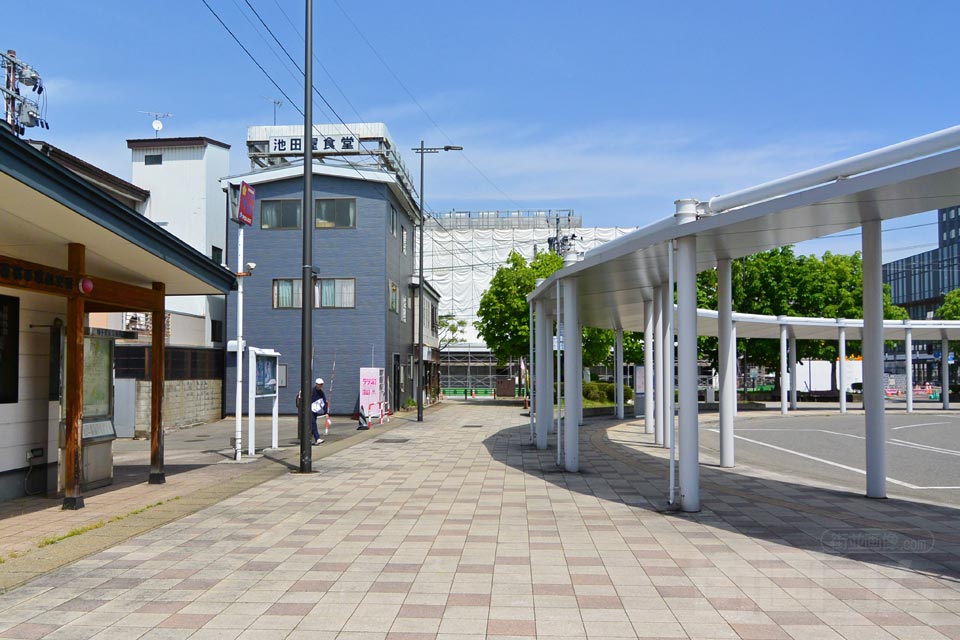 JR横手駅東口前