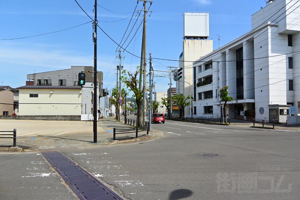 阿桜大通り（平和街道）