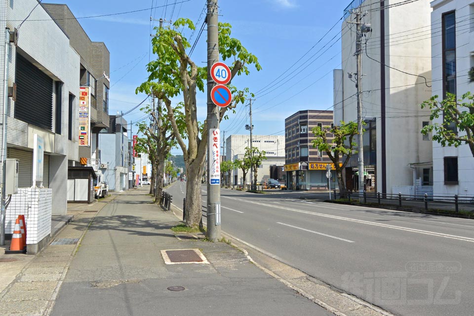 阿桜大通り（平和街道）