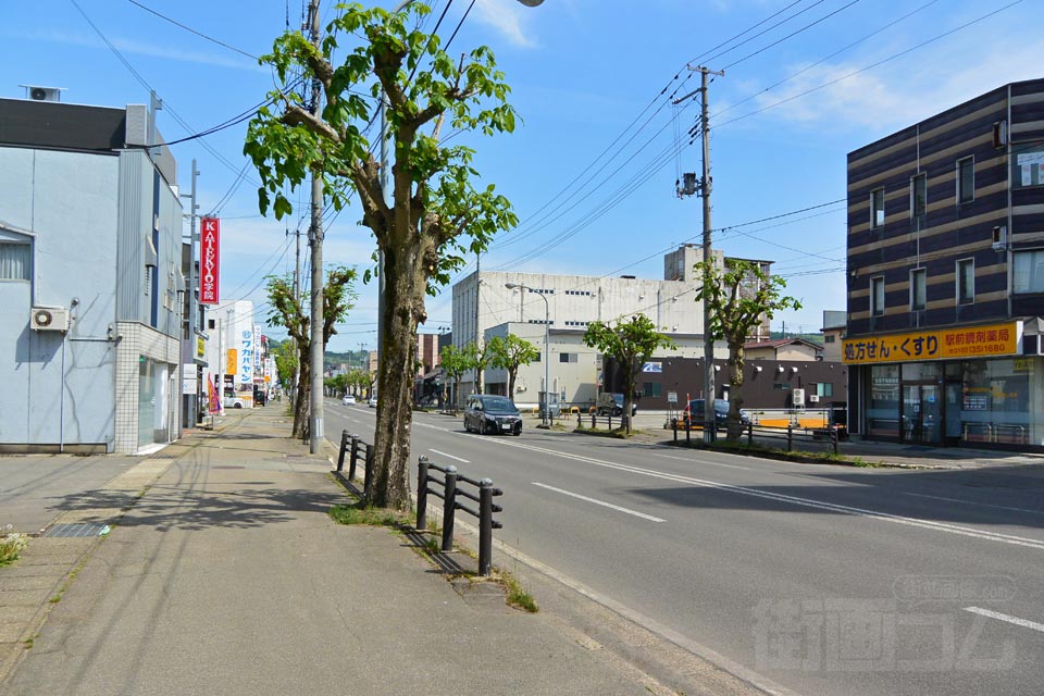 阿桜大通り（平和街道）