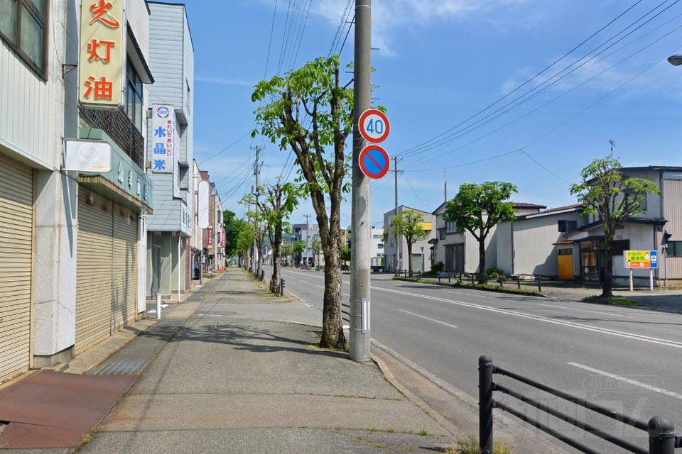 阿桜大通り（平和街道）