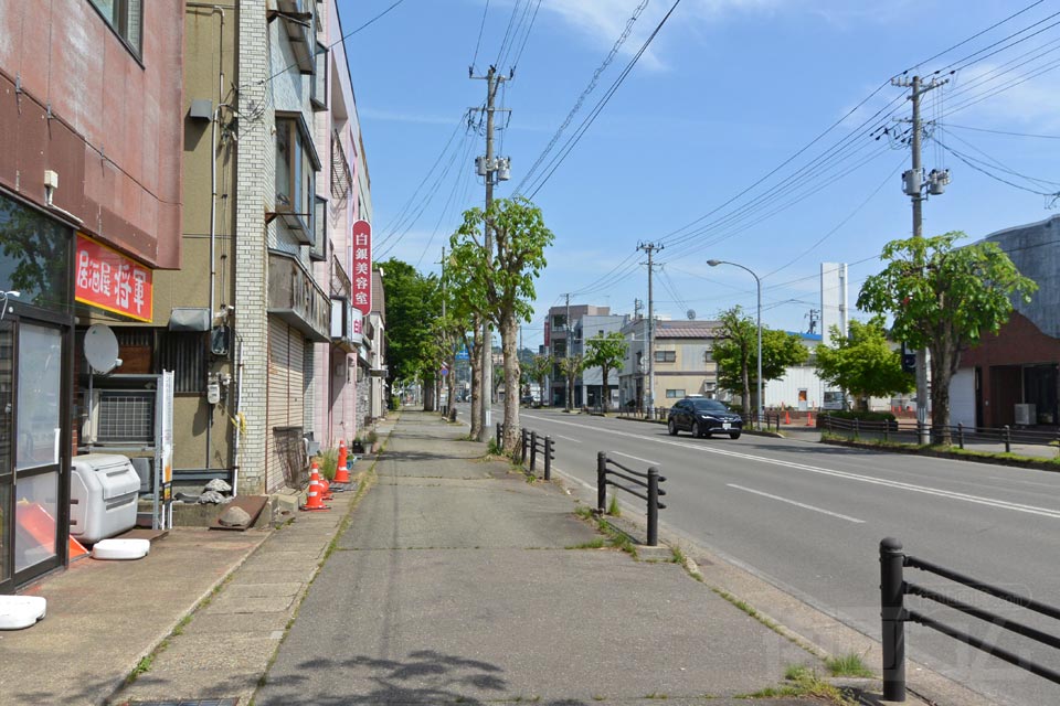 阿桜大通り（平和街道）