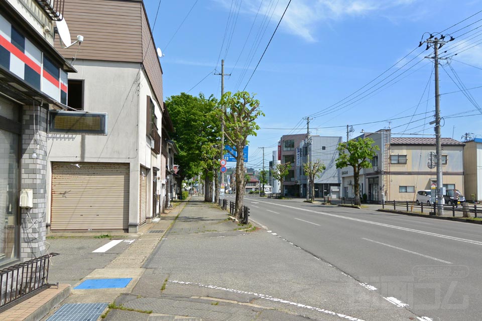 阿桜大通り（平和街道）