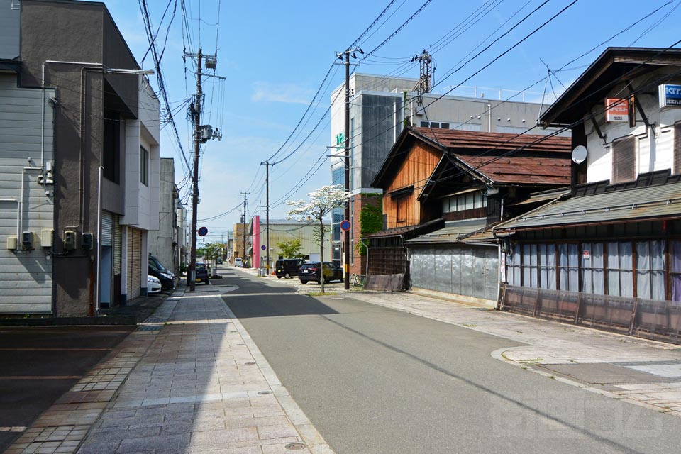 横手市四日町