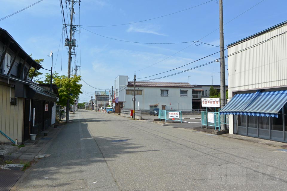 横手市四日町