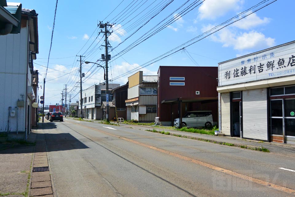 鶴岡市本町