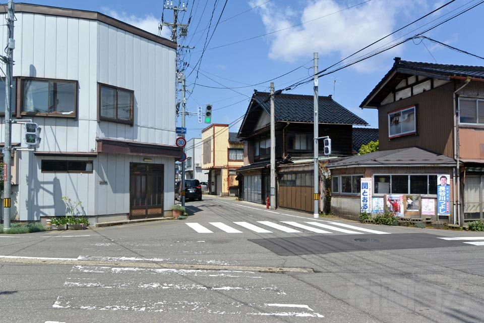 鶴岡市本町