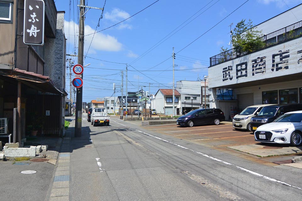 鶴岡市本町