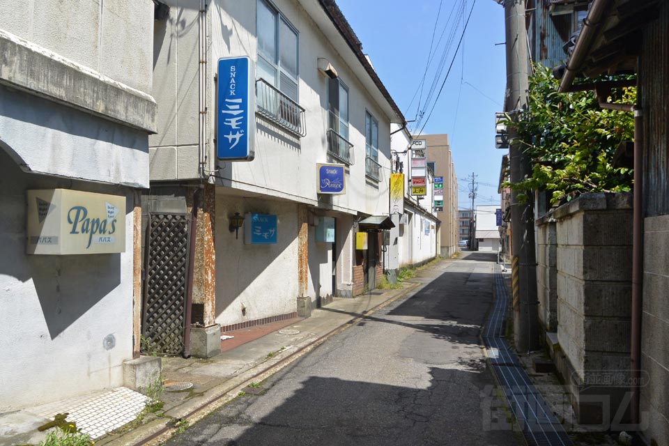 鶴岡市本町