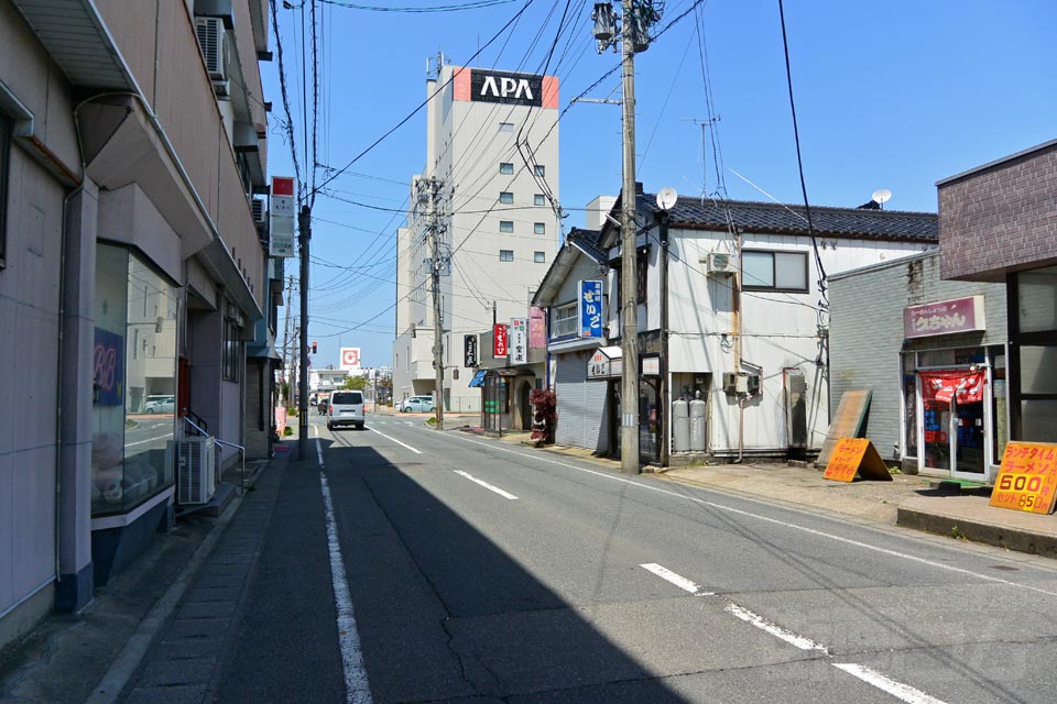 鶴岡市末広町