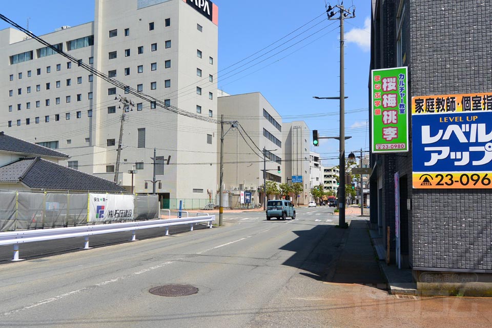 鶴岡市末広町