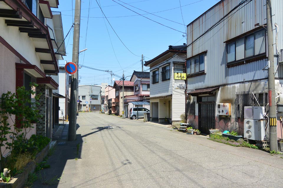 鶴岡市末広町