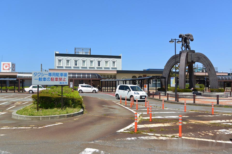 JR鶴岡駅前