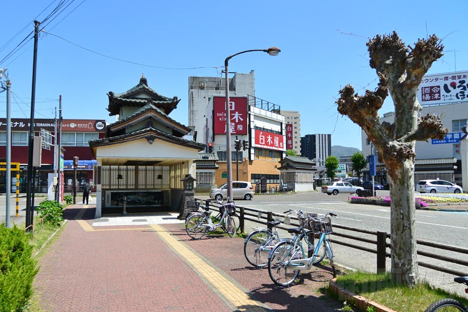 JR会津若松駅前