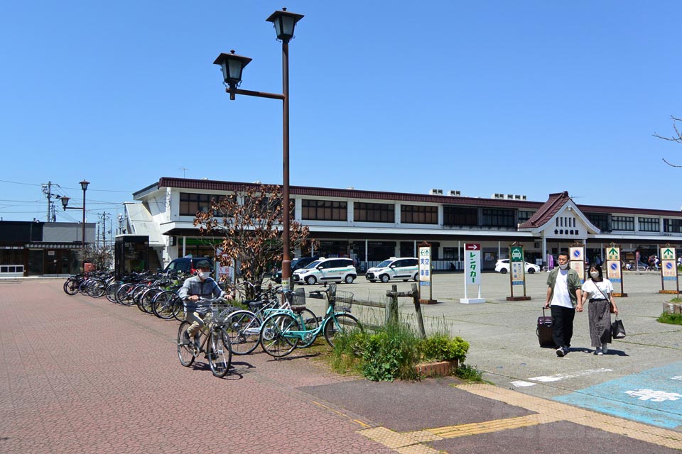 JR会津若松駅前