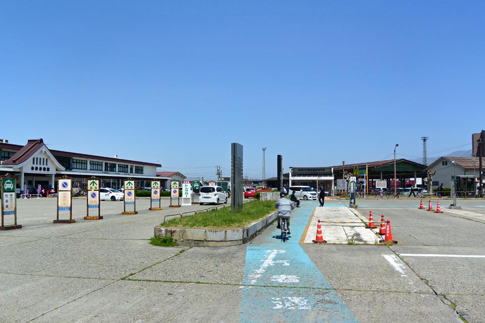 JR会津若松駅前