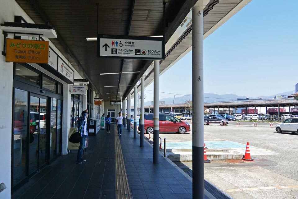 JR会津若松駅前