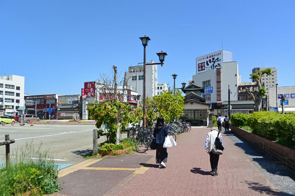 JR会津若松駅前