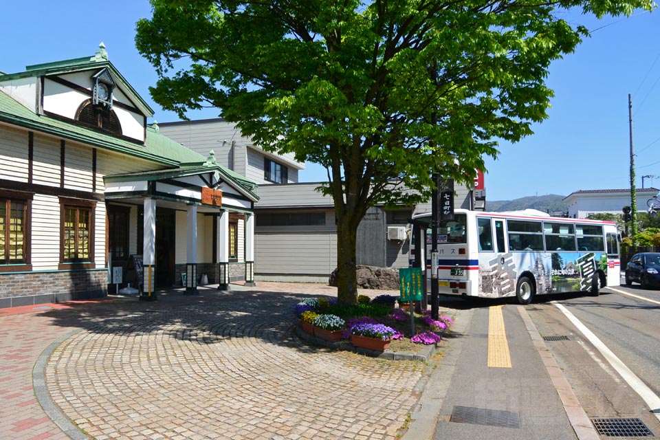 JR七日町駅前