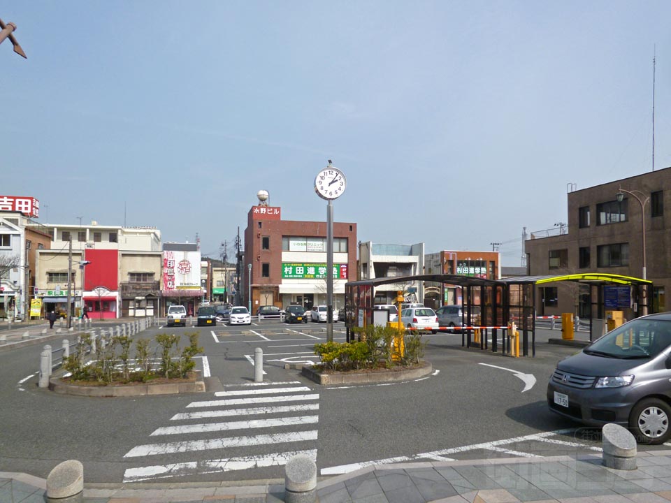 JR植田駅前