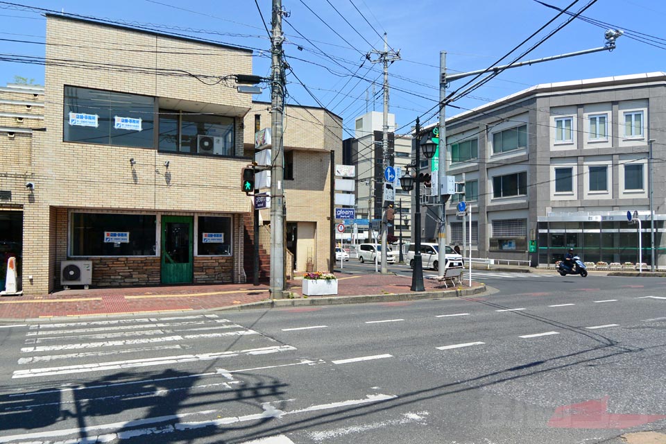 東本町十字路交差点