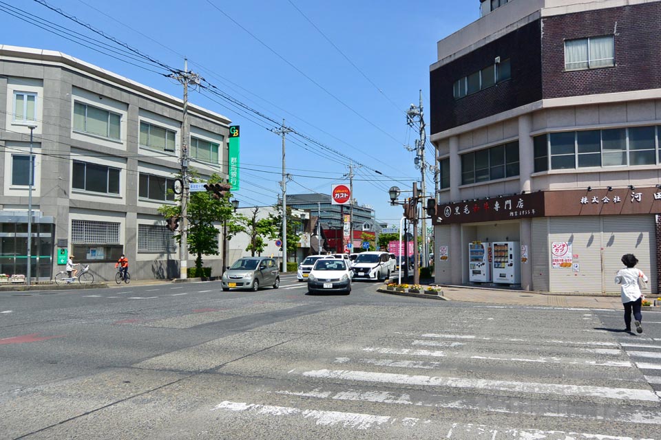 東本町十字路交差点