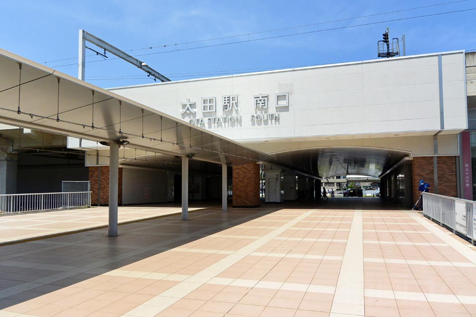 東武太田駅南口