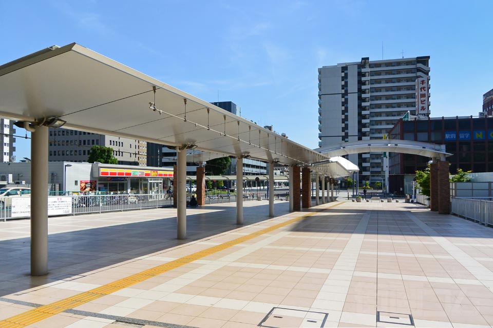 東武太田駅南口前