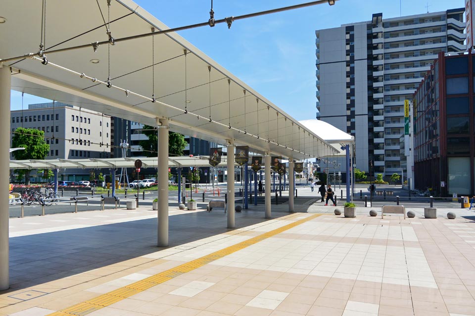 東武太田駅南口前