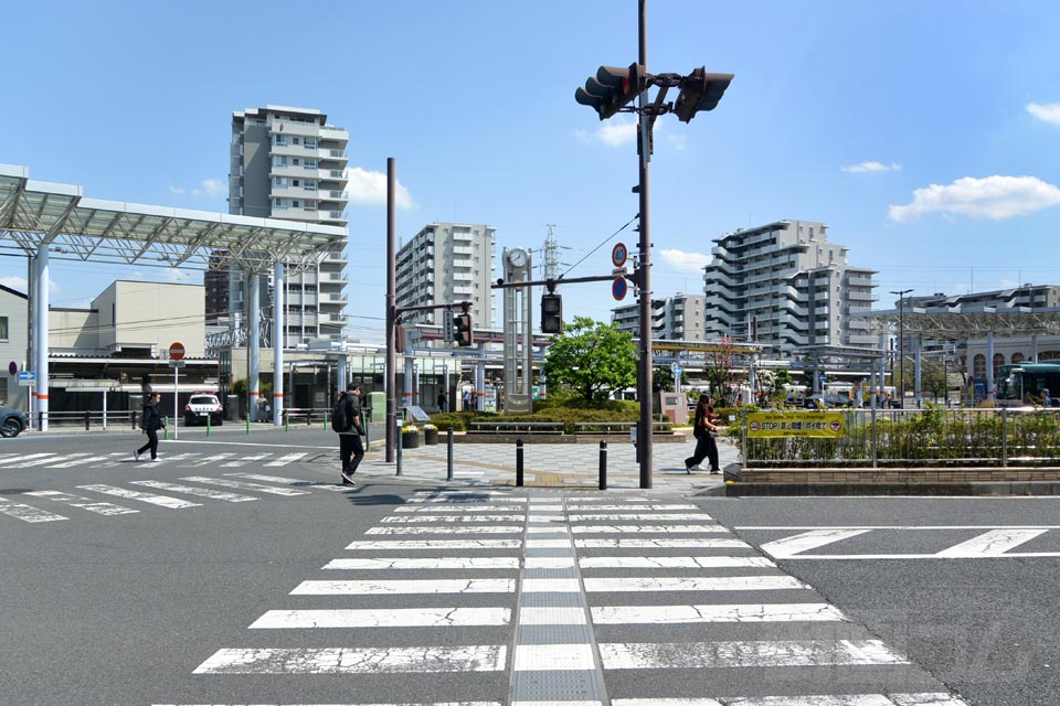 朝霞駅南口スクランブル交差点