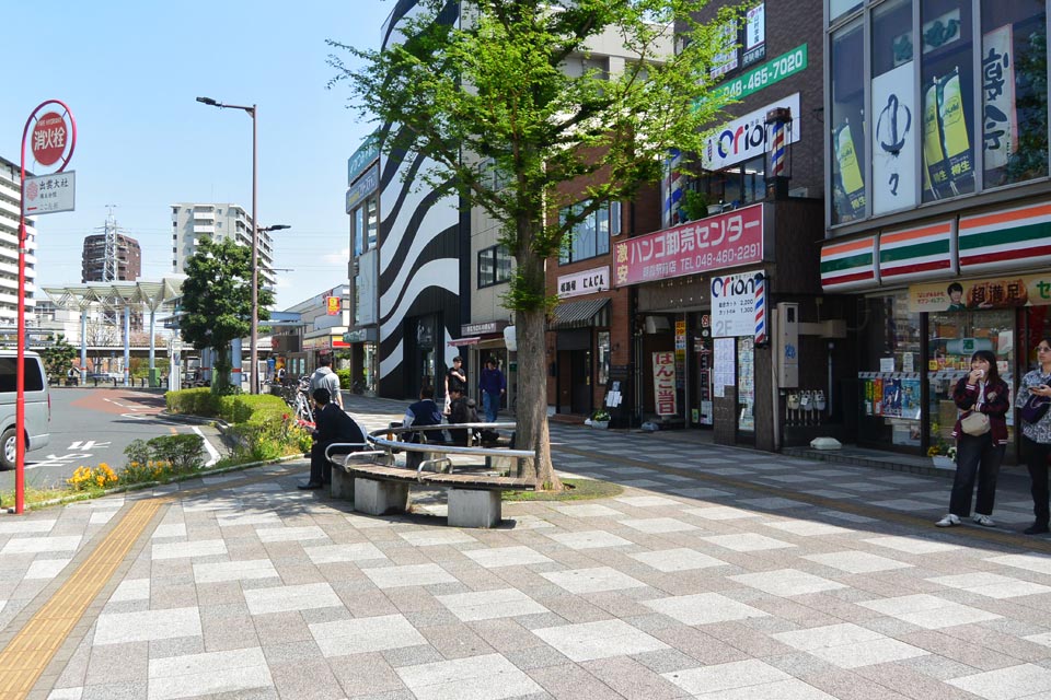 東武朝霞駅南口前