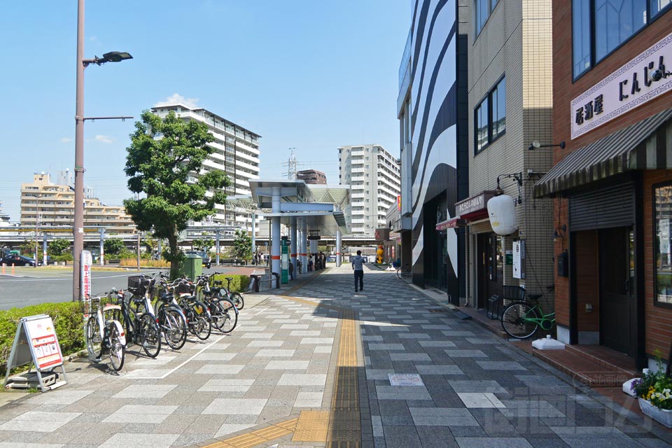 東武朝霞駅南口前