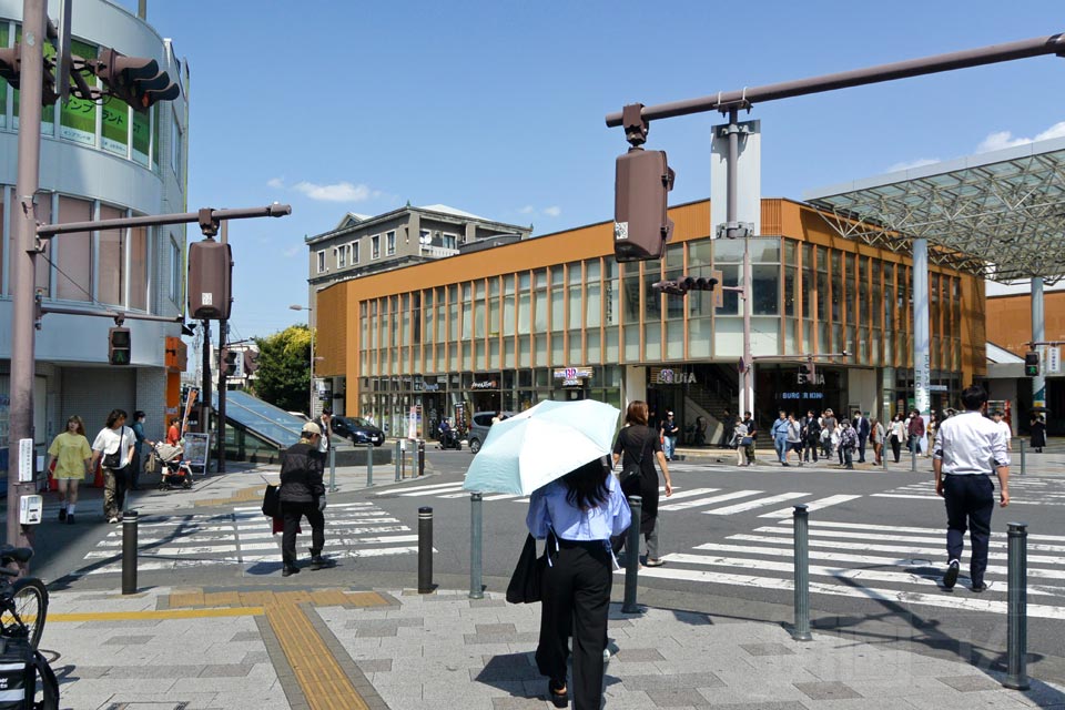 朝霞駅南口スクランブル交差点
