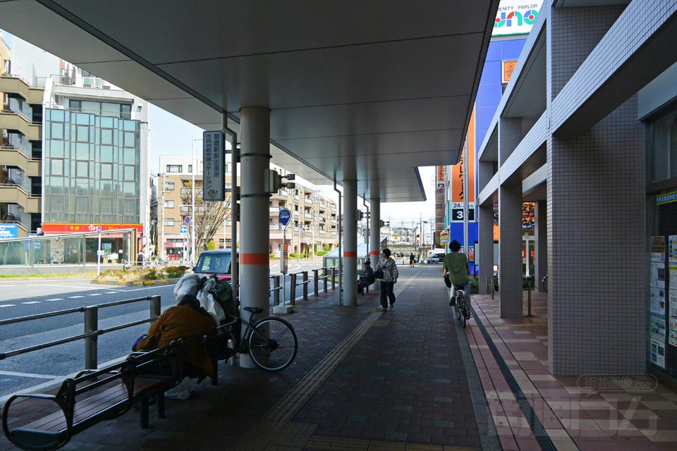 東武朝霞駅東口前