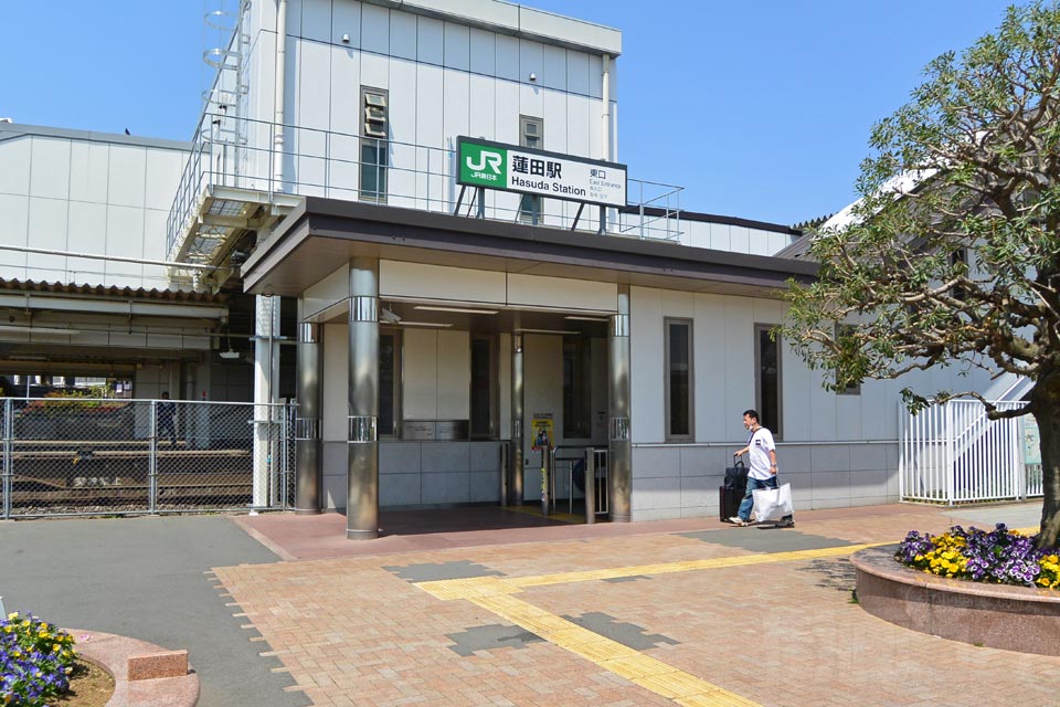 JR蓮田駅東口