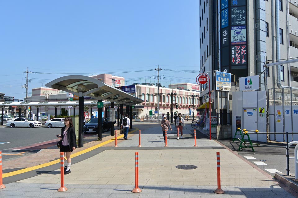 JR蓮田駅東口前