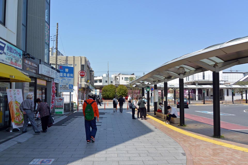 JR蓮田駅東口前