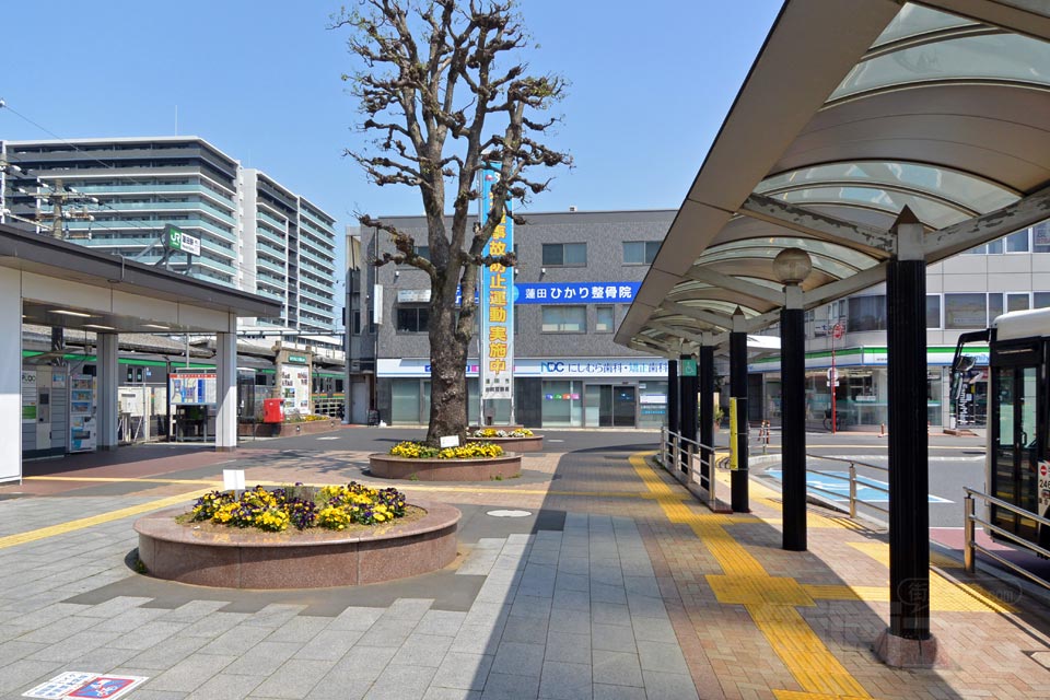 JR蓮田駅東口前