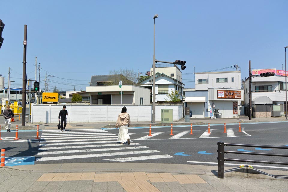 JR蓮田駅西口前