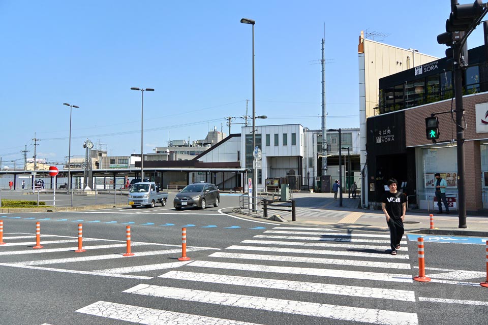 JR蓮田駅西口前