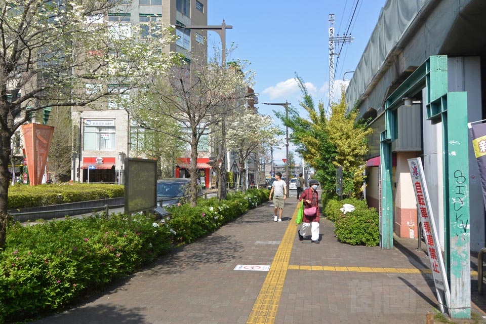 JR北朝霞駅西口前