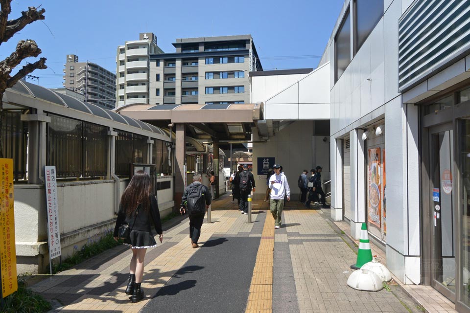 東武朝霞台駅南口前