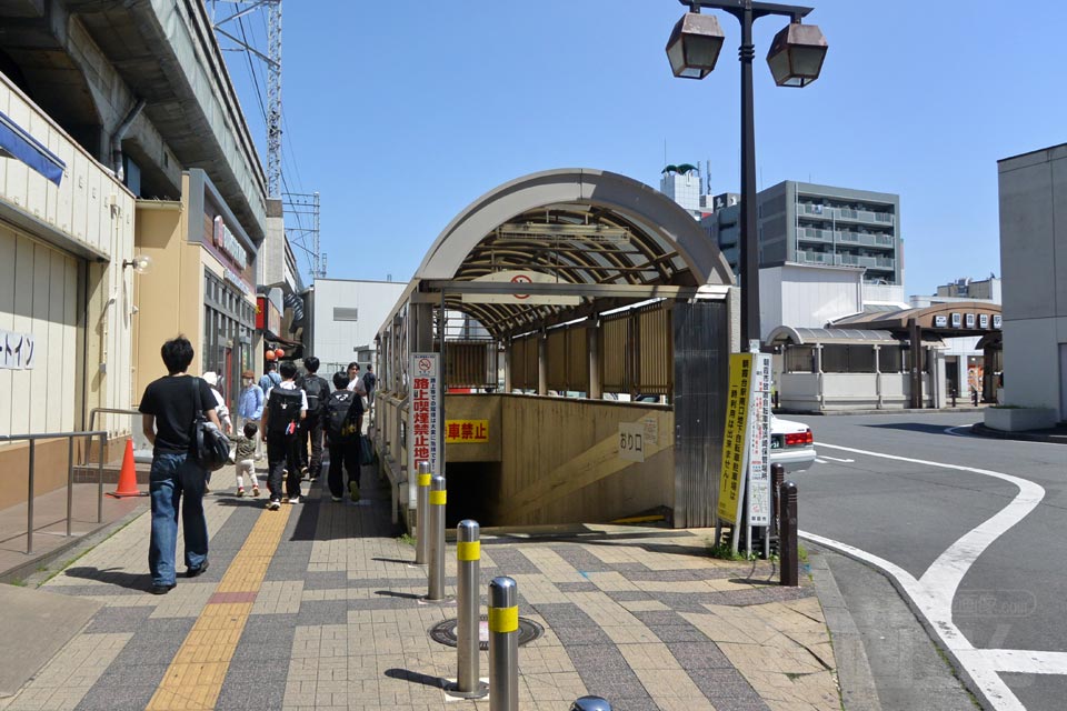 東武朝霞台駅南口前