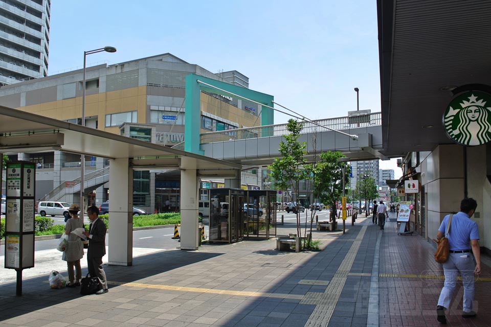 JR武蔵浦和駅東口前