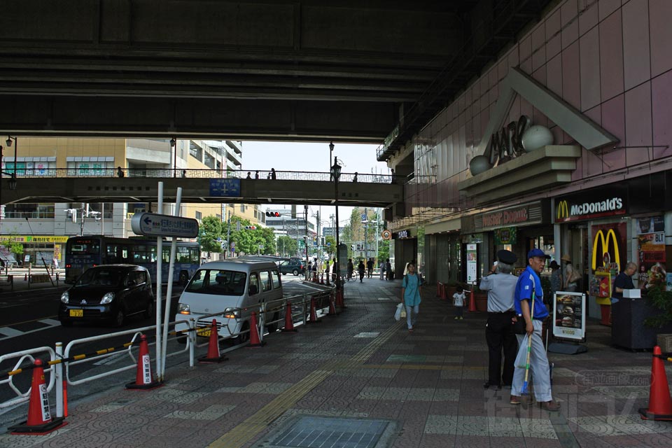 JR武蔵浦和駅西口前