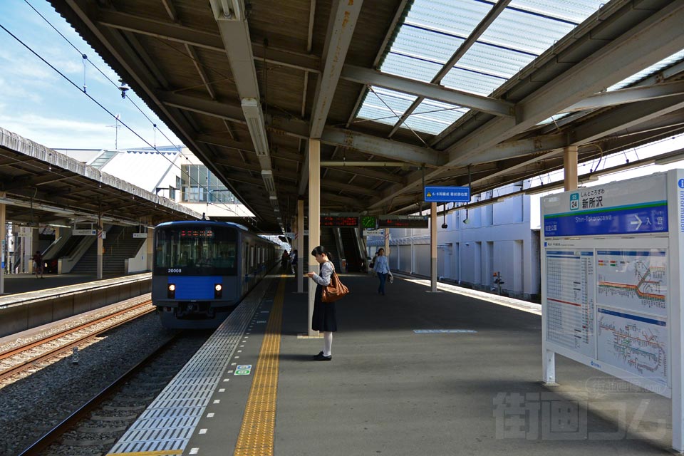 西武新所沢駅ホーム(西武新宿線)
